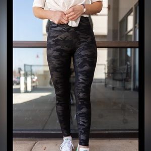 Spanx 3X Plus Sized Camo Faux Leather Shape Leggings